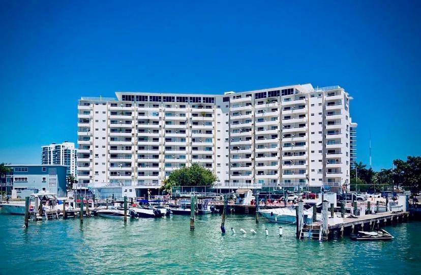 Premium Modern Waterfront Apartment With Miami Skyline View On The Bay 5 Mins Drive To Miami Beach With Free Parking Bagian luar foto